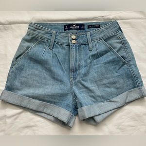 Hollister High Rise Mom Shorts 3”